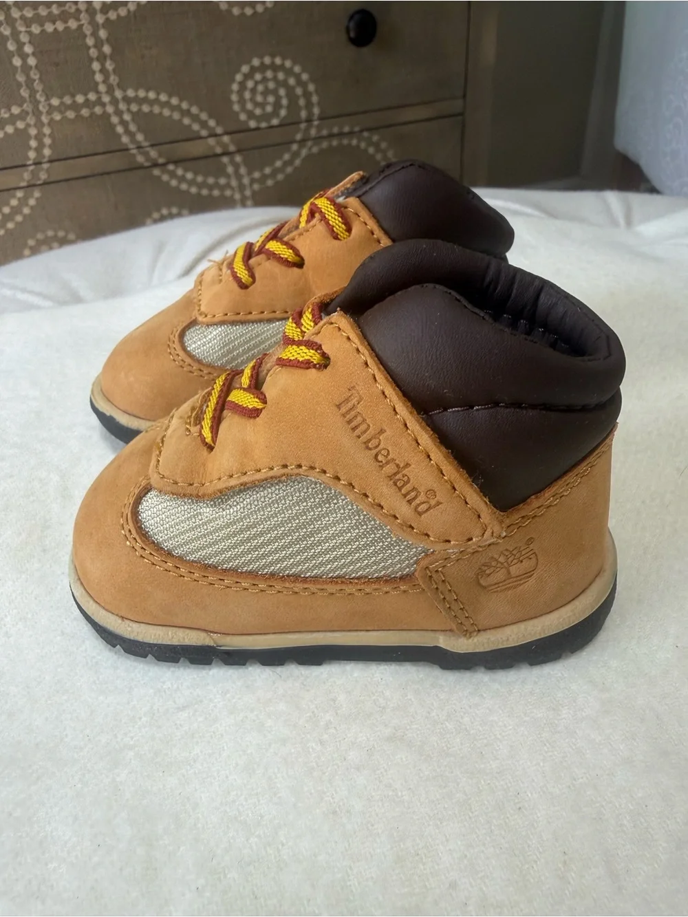 Timberland Toddler Tan and Brown Leather Lace-Up Shoes/Boots New in box! Size 2